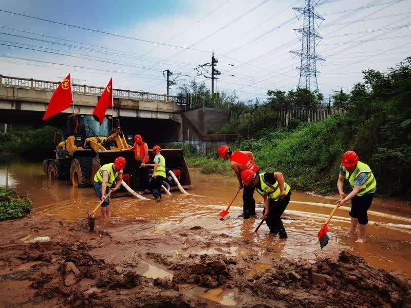 此次抗洪抢涵洞清淤施工方案险救灾中2021年10月27日河南水下清淤工程(3)