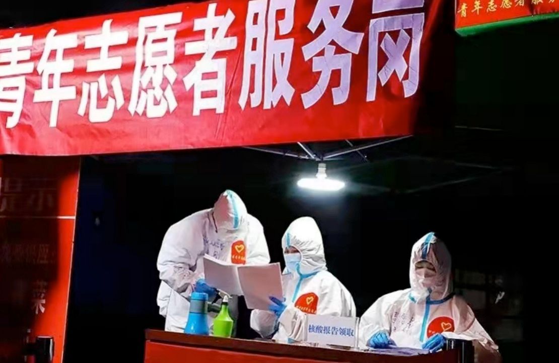 甘肃张掖:青年志愿者抗疫一线展担当