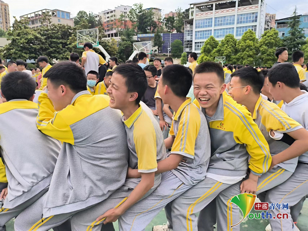 【工作动态】团区委组织开展中考减压心理讲座(图1)